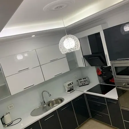 Apartment 2 Bedroom *